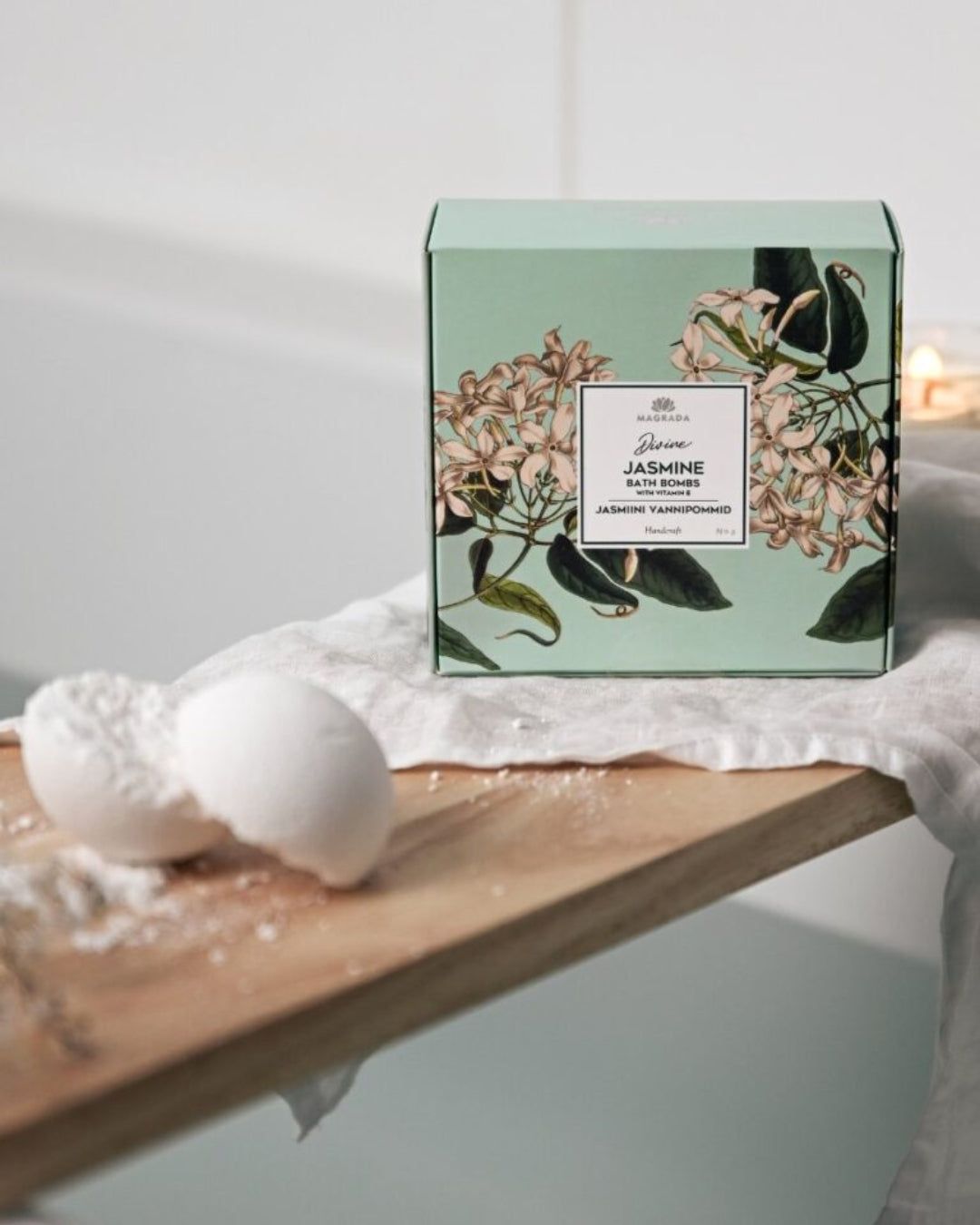 Lot de 4 Bombes de Bain Divines, Jasmin et Vitamine E, 125g de Magrada